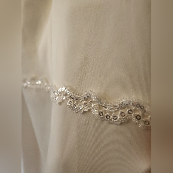 Plus Size Elegant And Simple Wedding Dress - Picture 4 of 8